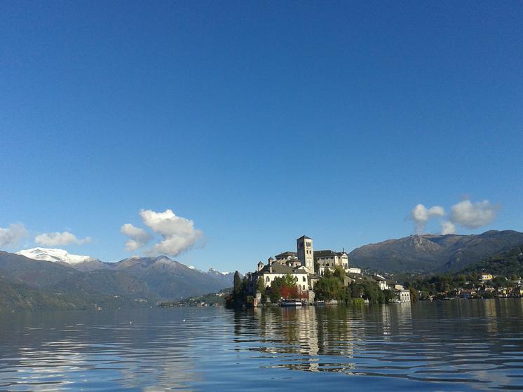 Guided tours on lake Orta
