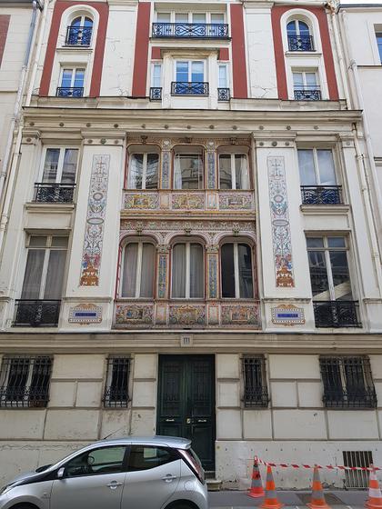 maison avec façade en lave émaillée