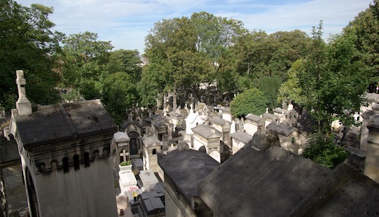 Humour noir, Célébrités et Légendes du Père Lachaise