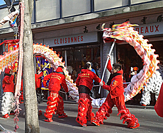 danse du dragon pour bénir un commerce