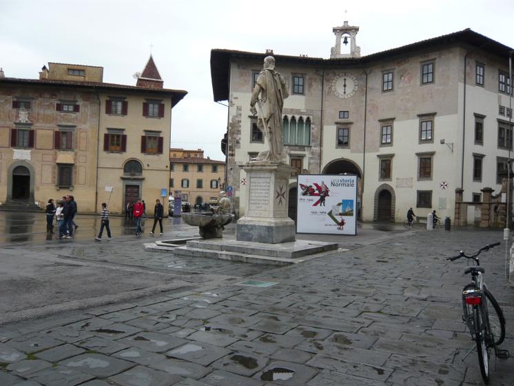 LA PIAZZA DEI CAVALIERI