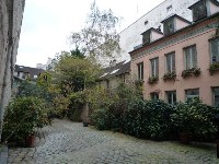 Cour du Faubourg St-Antoine