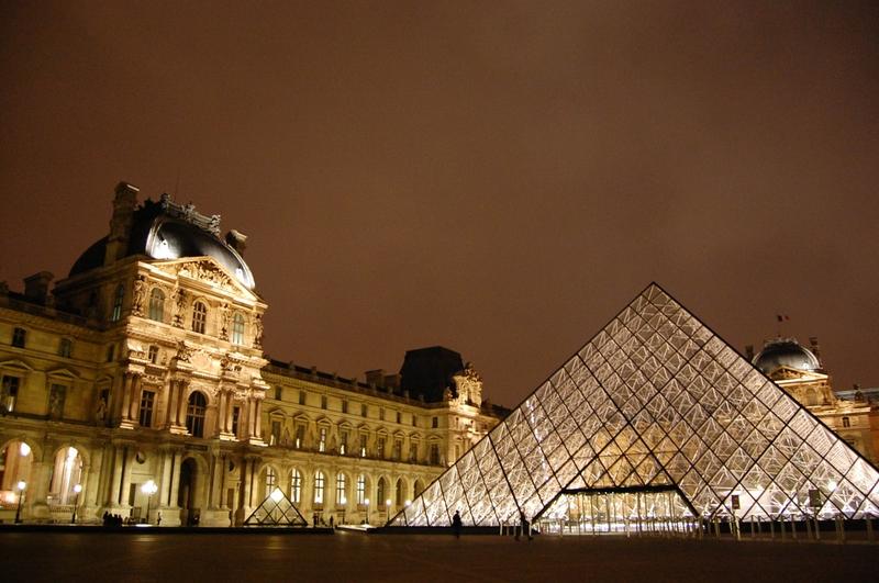 La pyramide du Louvre