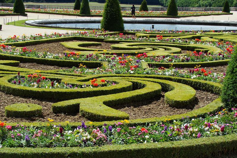 broderie de fleurs a Versailles