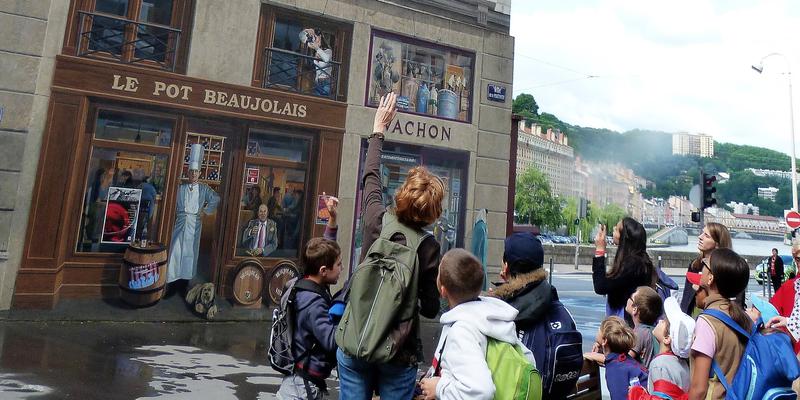 Les Lyonnais célèbres peints en trompe l'oeil