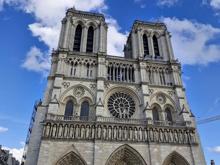 Façade ouest de la cathédrale Notre-Dame de Paris