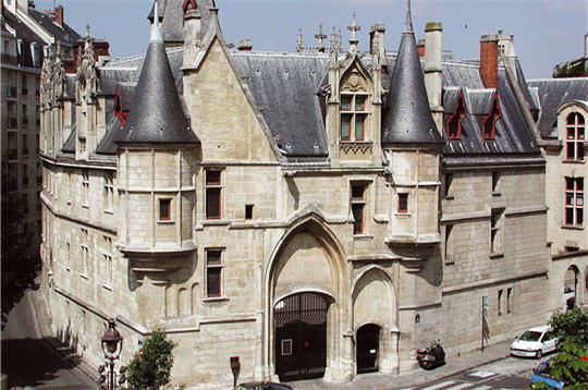 L'hôtel de Sens, aujourd'hui bibliothèque Forney