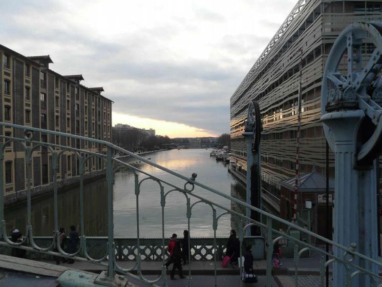 Pont de Crimée et vue sur le bassin de la Villette