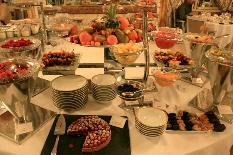 Petit déjeuner at The Crillon Palace Hotel